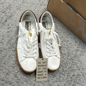 Women’s Golden Goose Super Star